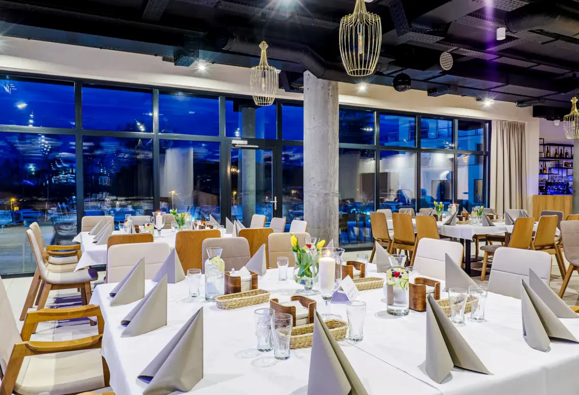 Restauracja i jedzenie w hotelu Resort Król Plaza Spa & Wellness