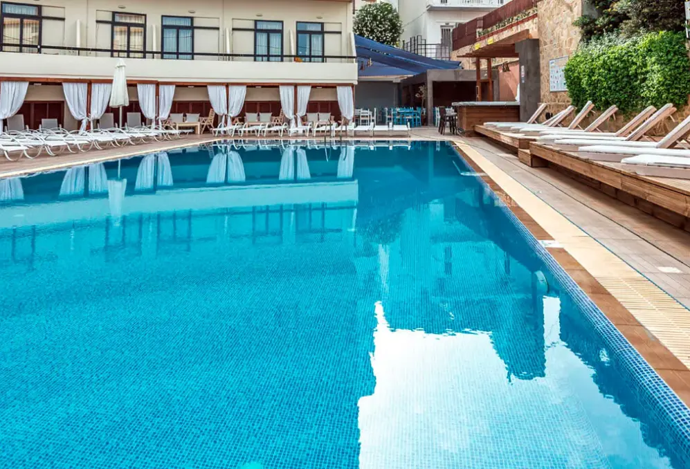 Basen w hotelu Rhodos Horizon Blu (ex Kipriotis)