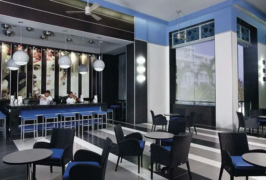 Restauracja i jedzenie w hotelu Riu Playa Blanca