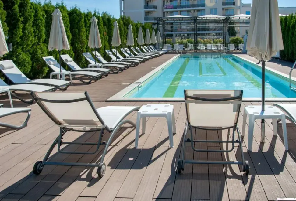 Basen w hotelu Rome Palace