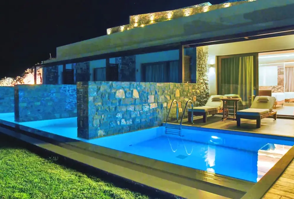Basen w hotelu Royal Marmin Bay Boutique & Art (ex. Marmin Bay)