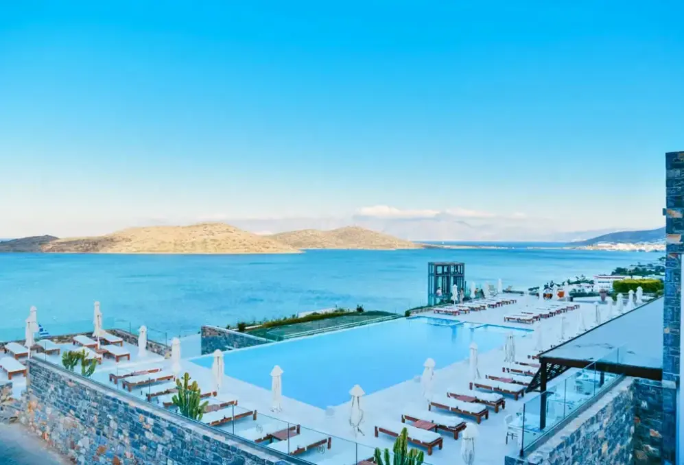 Basen w hotelu Royal Marmin Bay Boutique & Art (ex. Marmin Bay)