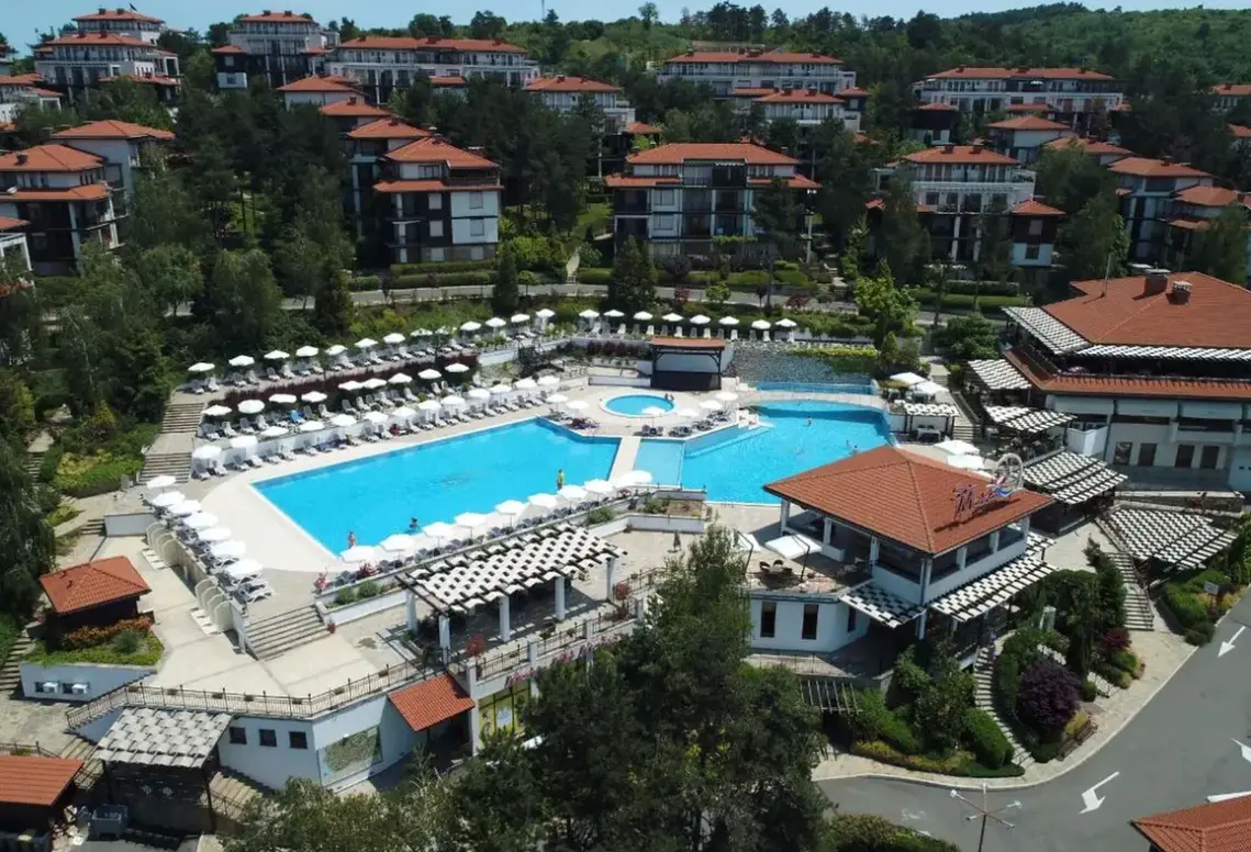 Basen w hotelu Santa Marina Holiday (Sozopol)
