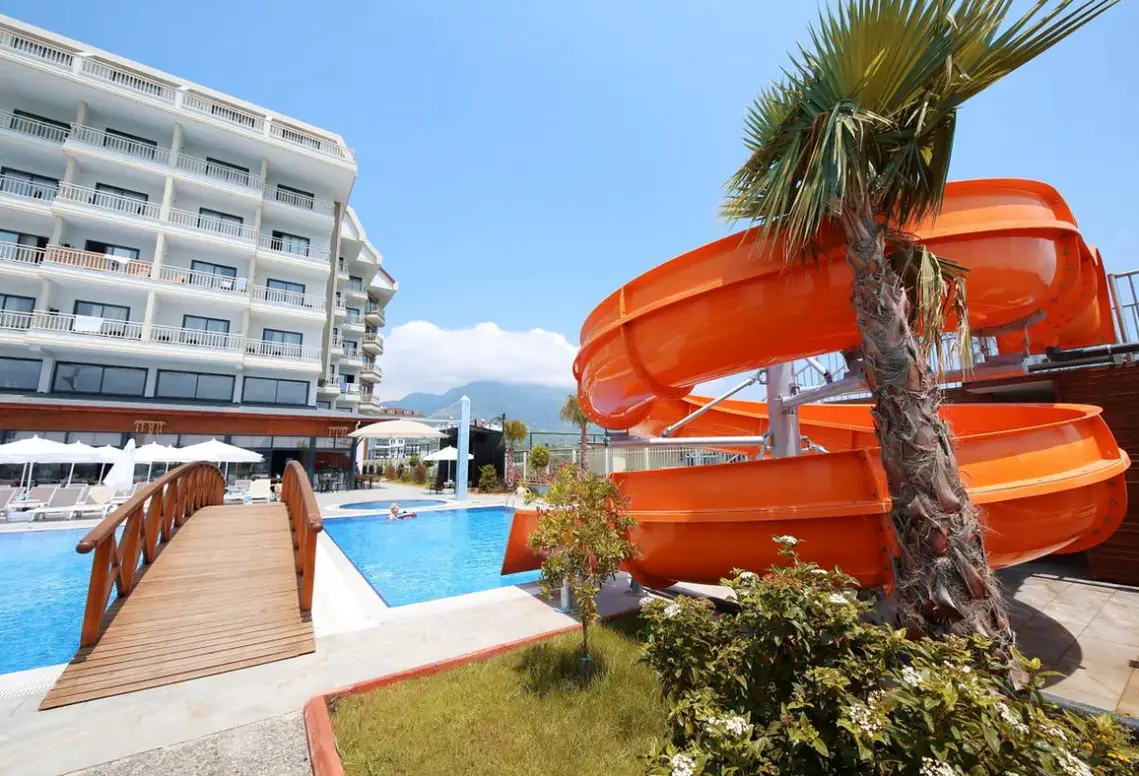 Basen w hotelu Sey Beach & Spa