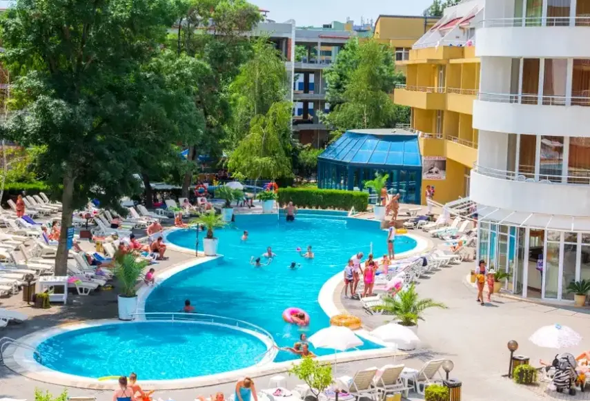 Basen w hotelu Sun Palace (Sunny Beach)