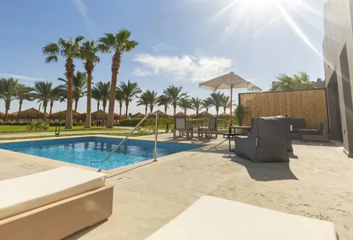 Basen w hotelu Sunrise Tucana Resort