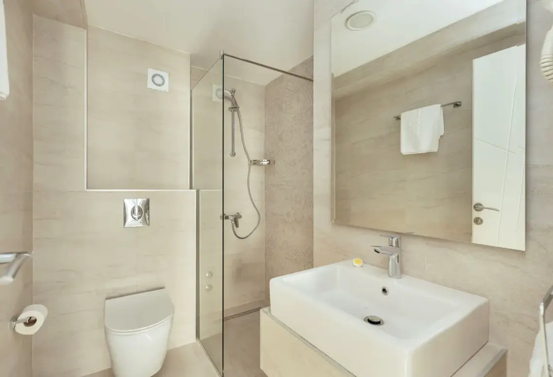 Łazienka w pokoju hotelu Talia & Spa  (ex. Vojvodina)