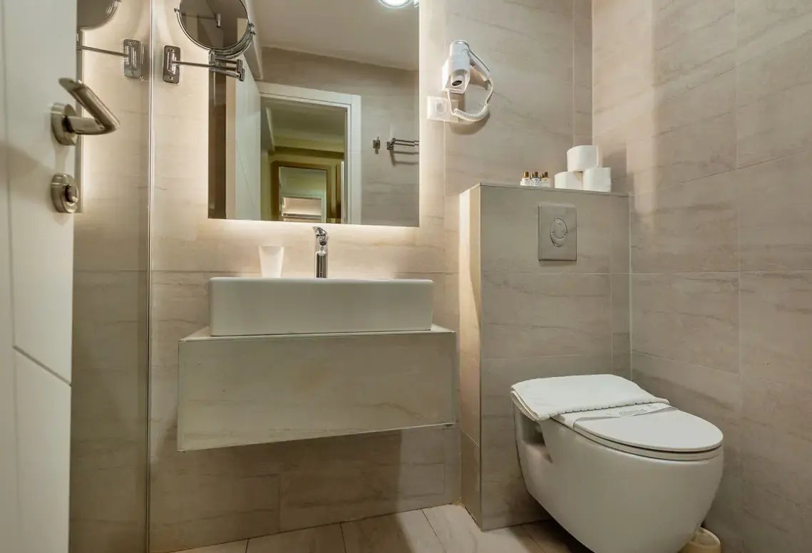 Łazienka w pokoju hotelu Talia & Spa  (ex. Vojvodina)