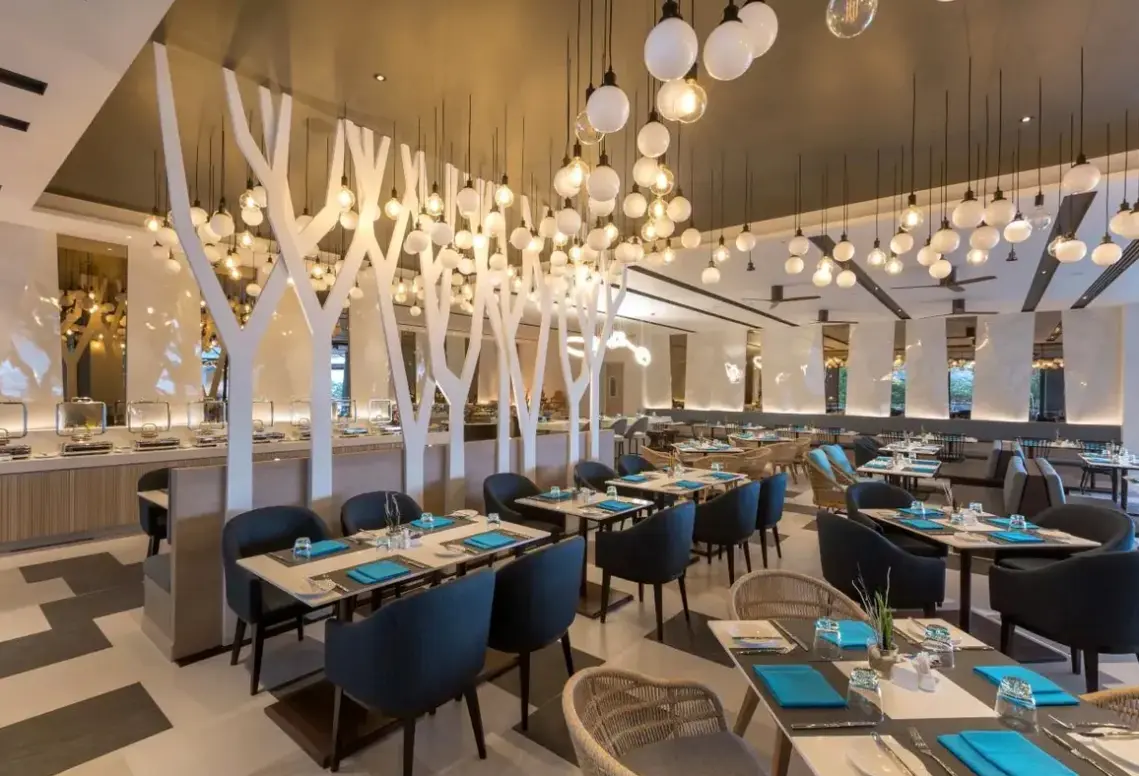 Restauracja i jedzenie w hotelu The Nature Phuket