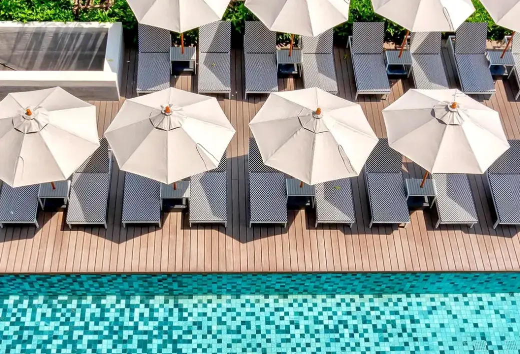 Basen w hotelu The Nature Phuket