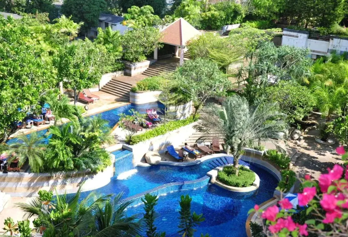 Basen w hotelu The Royal Paradise