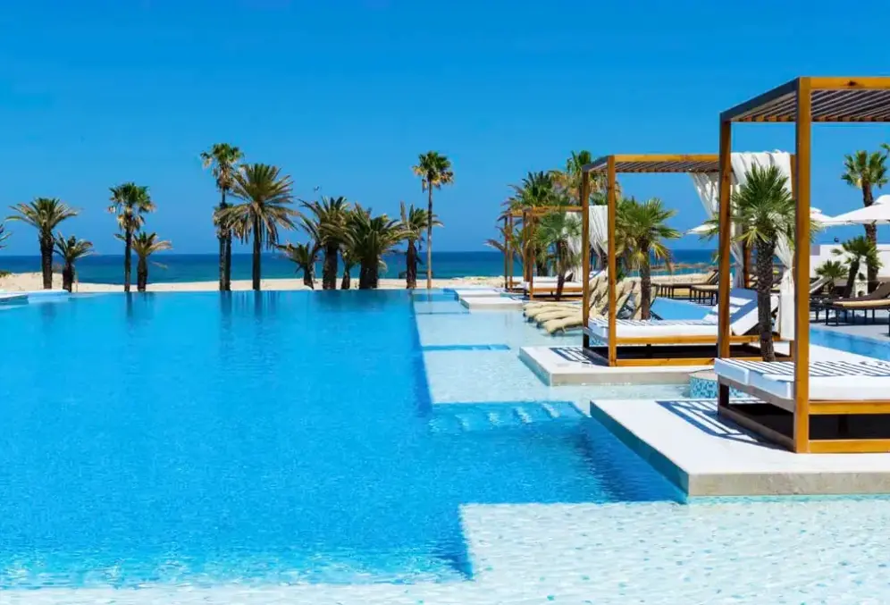 Basen w hotelu Tour Khalef
