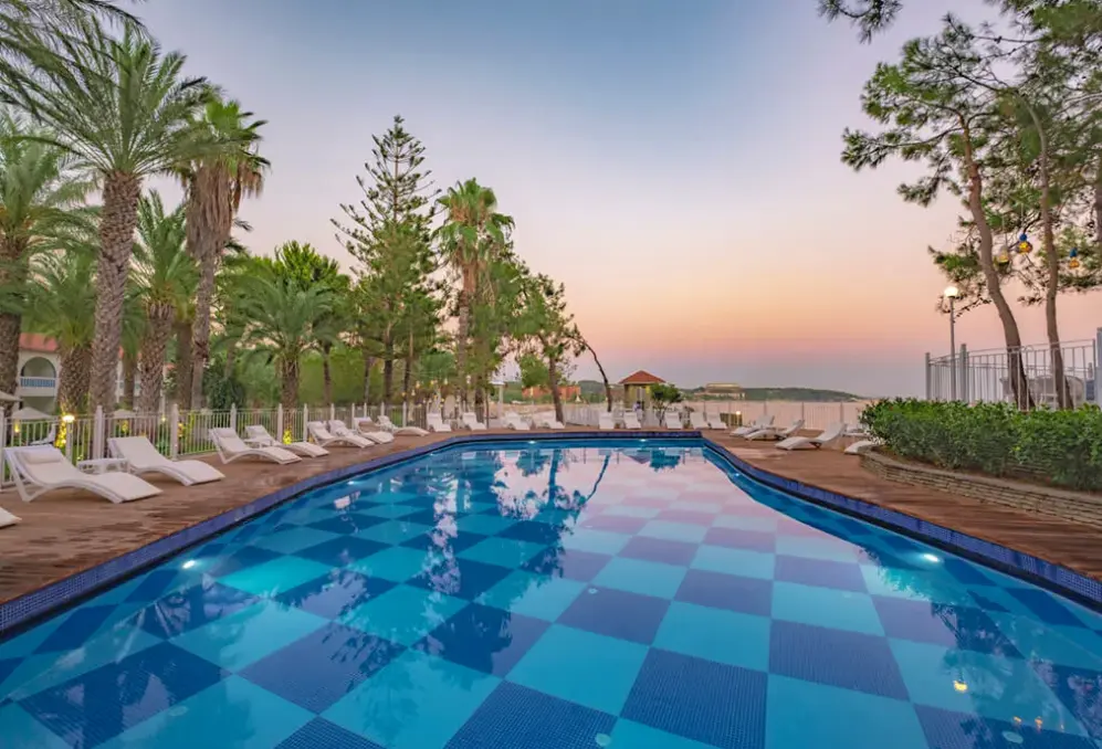 Basen w hotelu Utopia Beach Club (ex Alara)