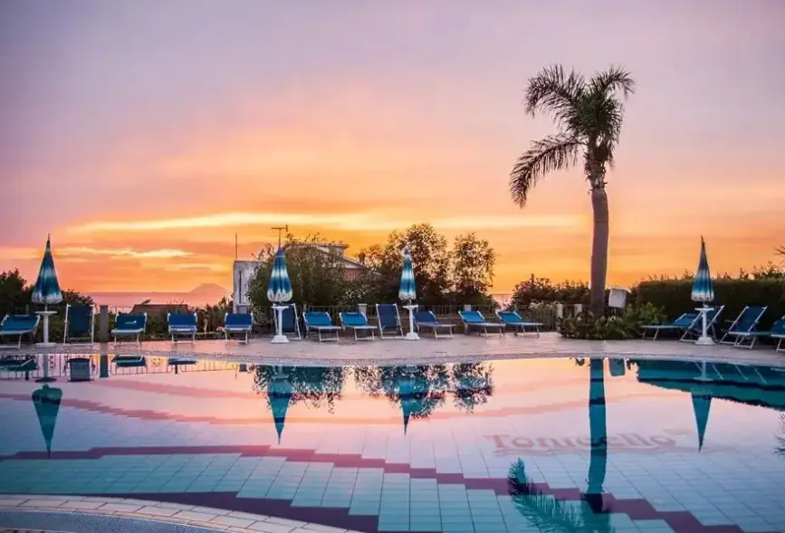 Basen w hotelu Villaggio Tonicello