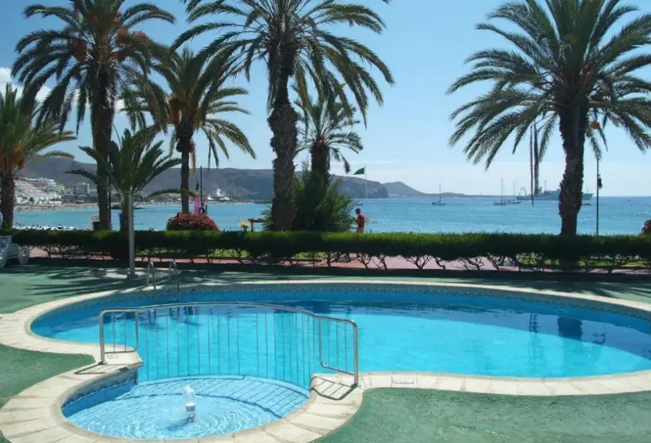 Basen w hotelu Vista Sur