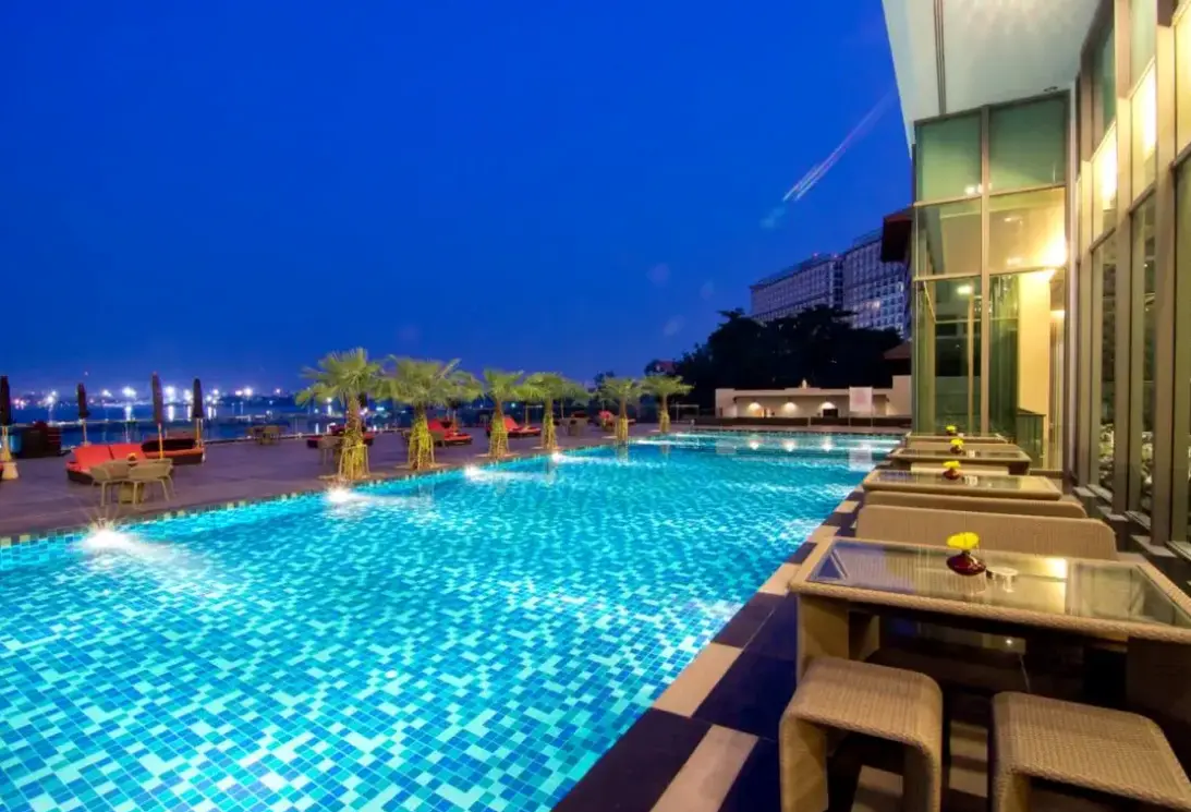 Basen w hotelu Way by Garden Seaview Resort