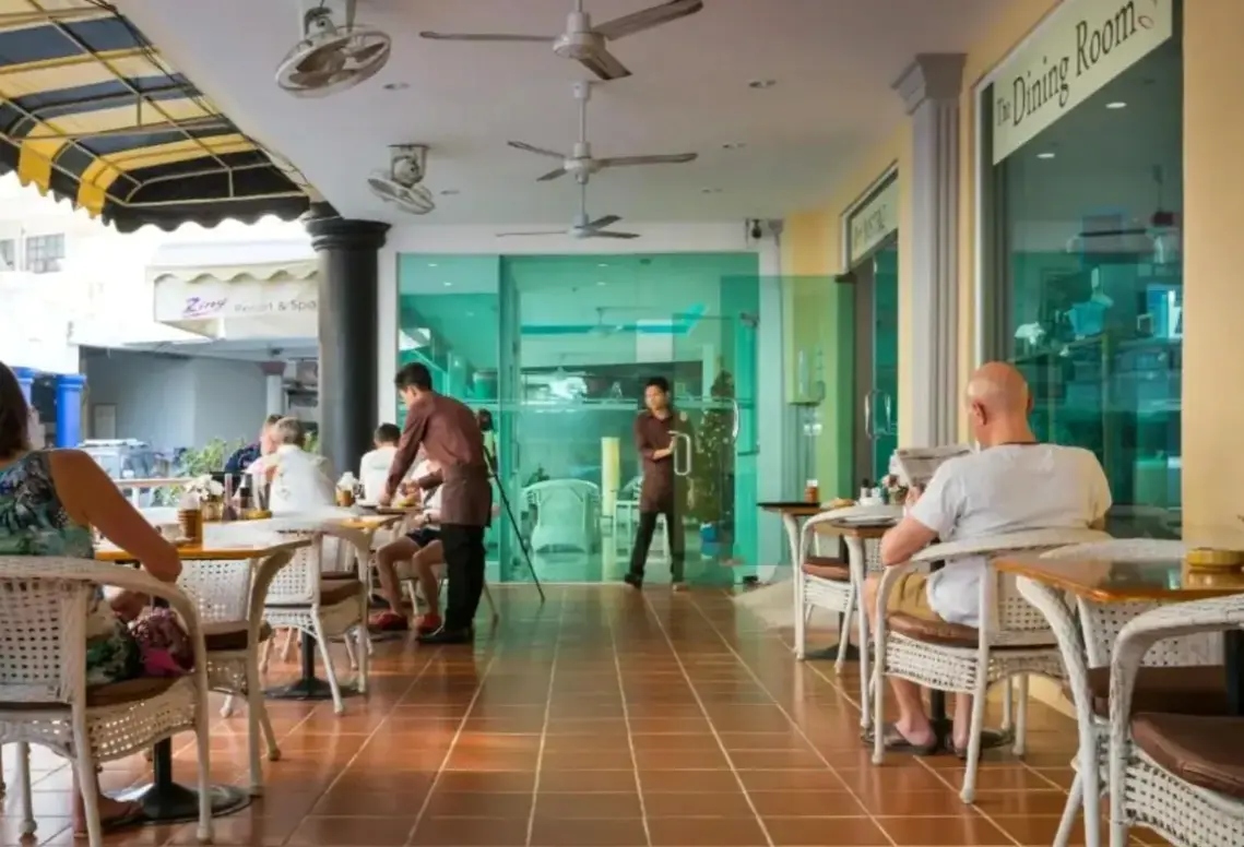 Restauracja i jedzenie w hotelu Zing Resort & Spa