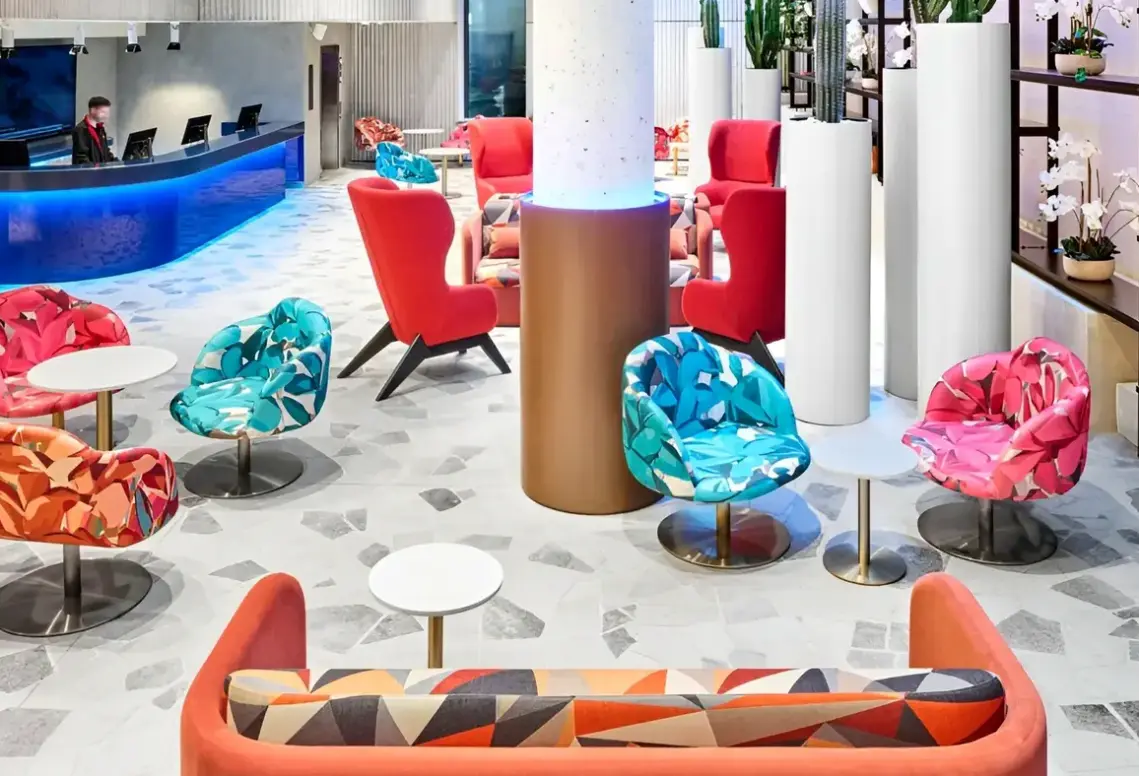 Lobby hotelu Adge Sydney
