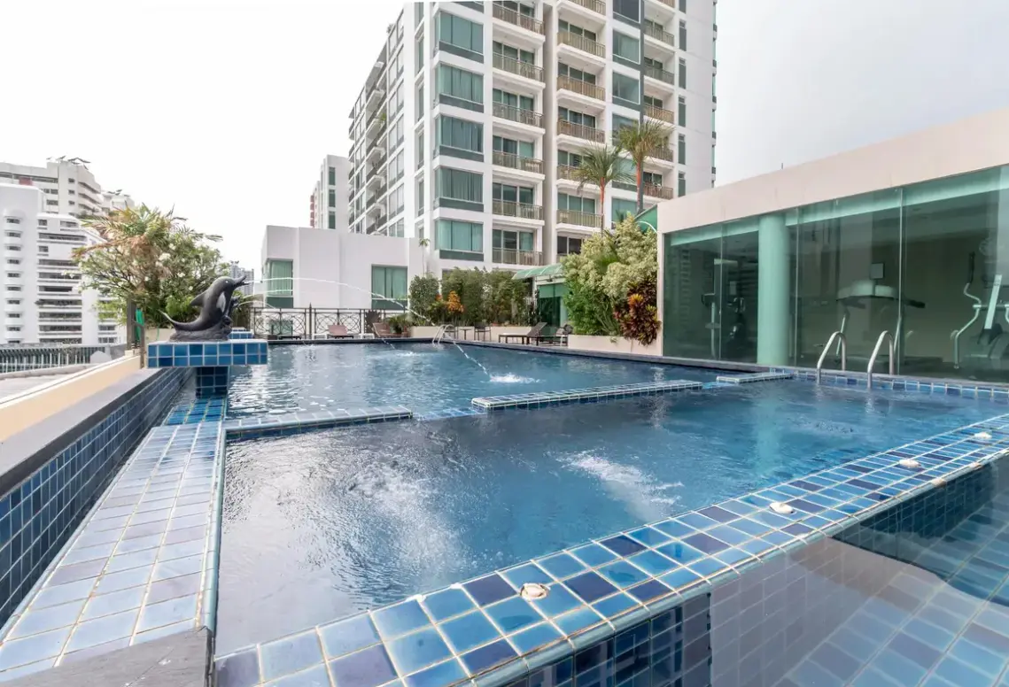 Basen w hotelu Admiral Premier Bangkok