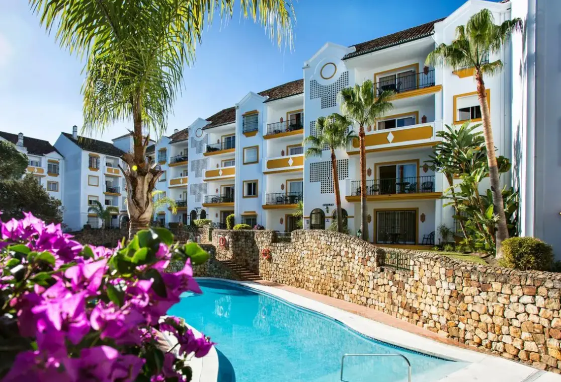 Basen w hotelu Alanda (Marbella)