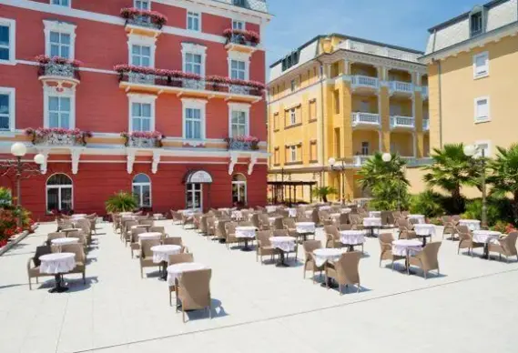 Restauracja i jedzenie w hotelu Amadria Park Grand Hotel Opatijska Cvijeta