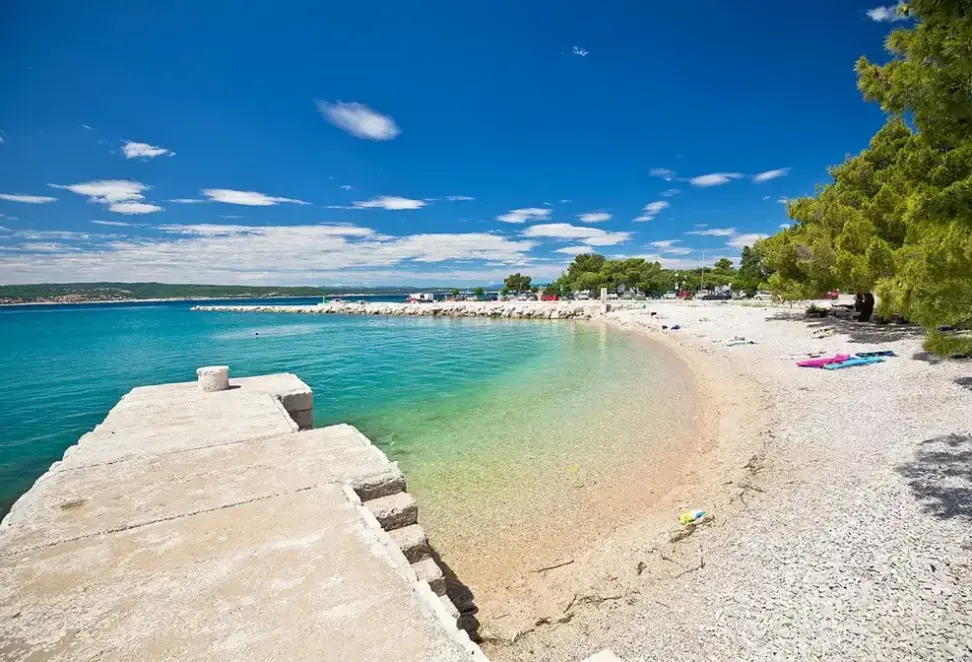 Plaża przy hotelu Aminess Younique Narrivi