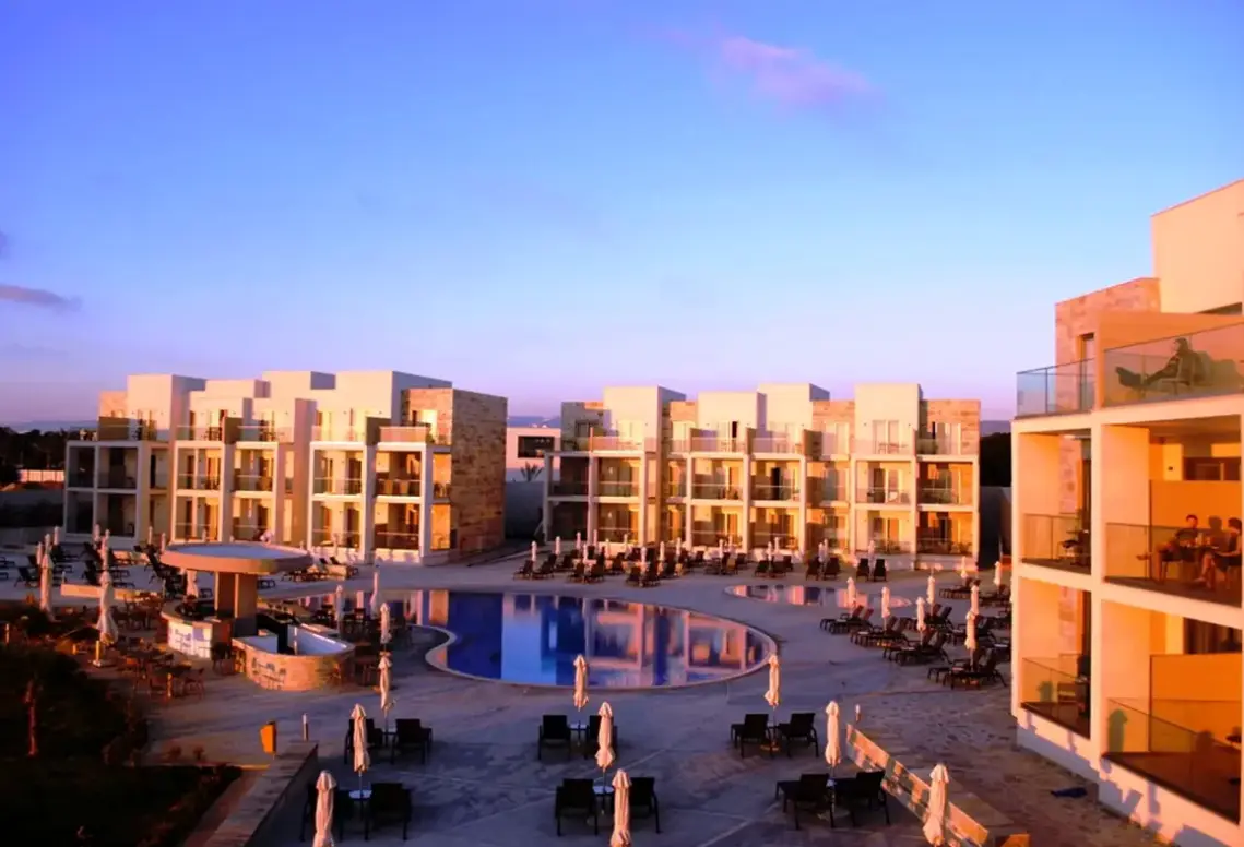 Hotel Amphora (Paphos)
