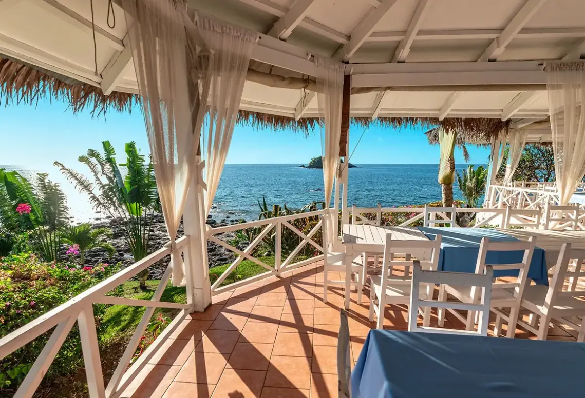 Restauracja i jedzenie w hotelu Andilana Beach Resort