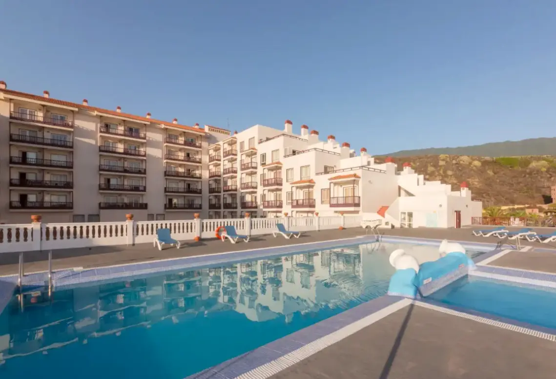 Basen w hotelu Apartments Centrocancajos