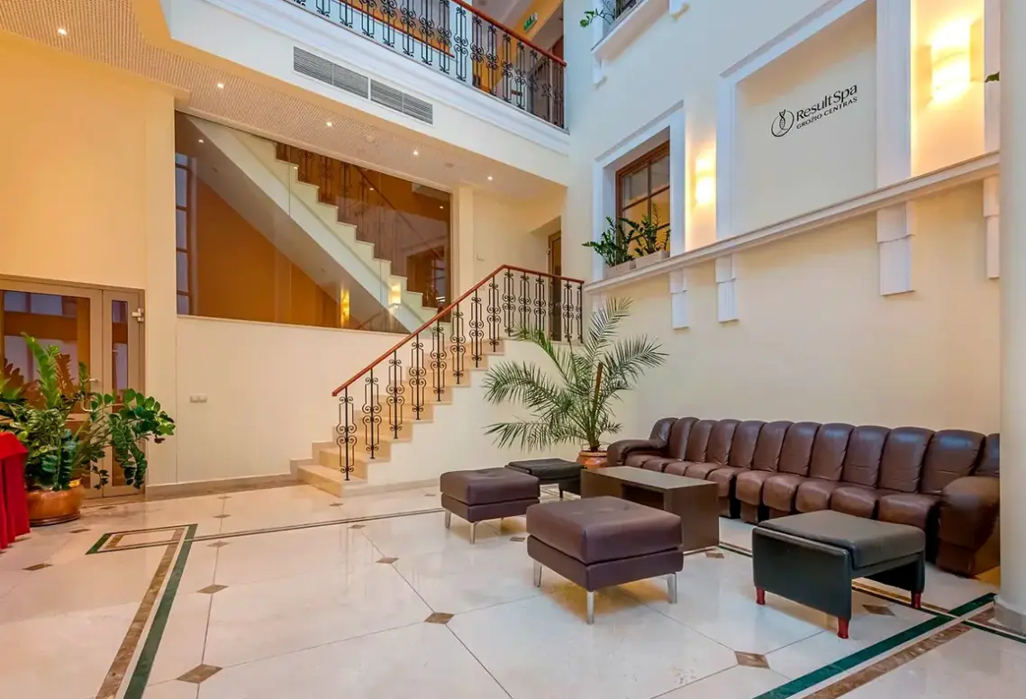Lobby hotelu Artis (Wilno)
