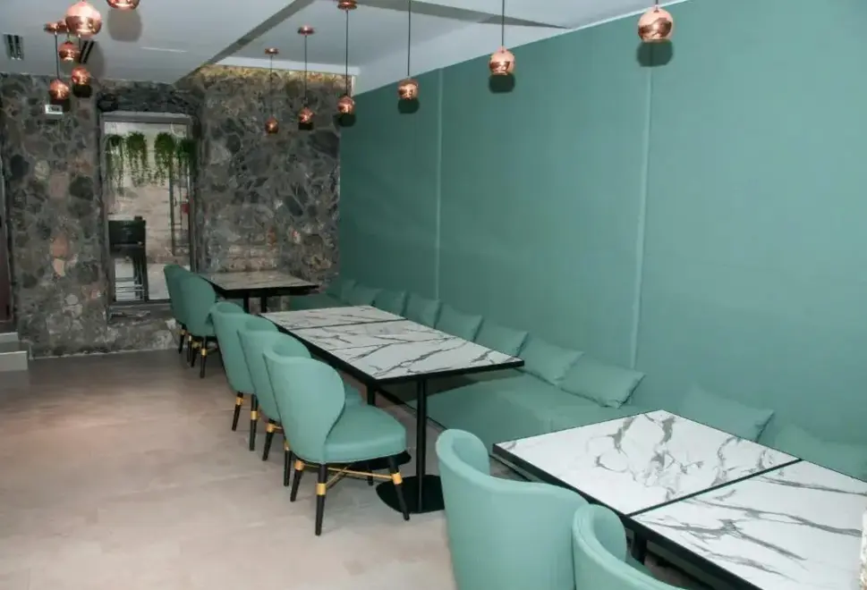 Restauracja i jedzenie w hotelu Astoria Butique