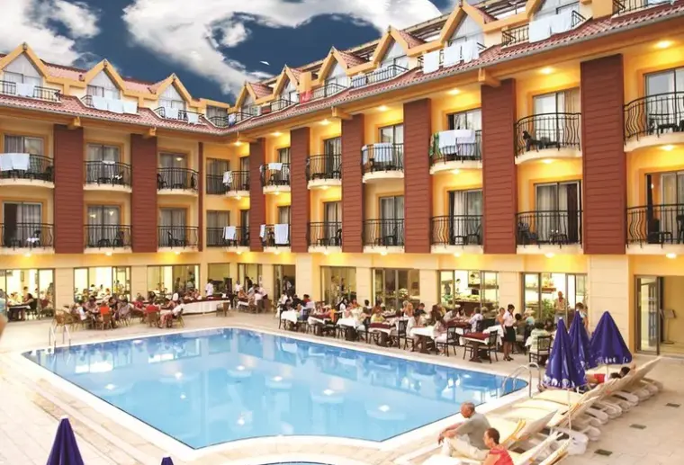 Basen w hotelu Astoria (Kemer)