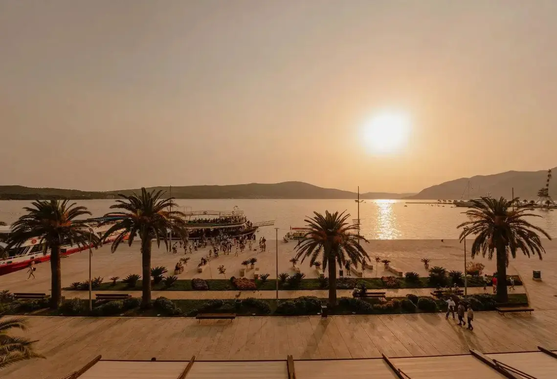 Widok z hotelu Astoria Tivat