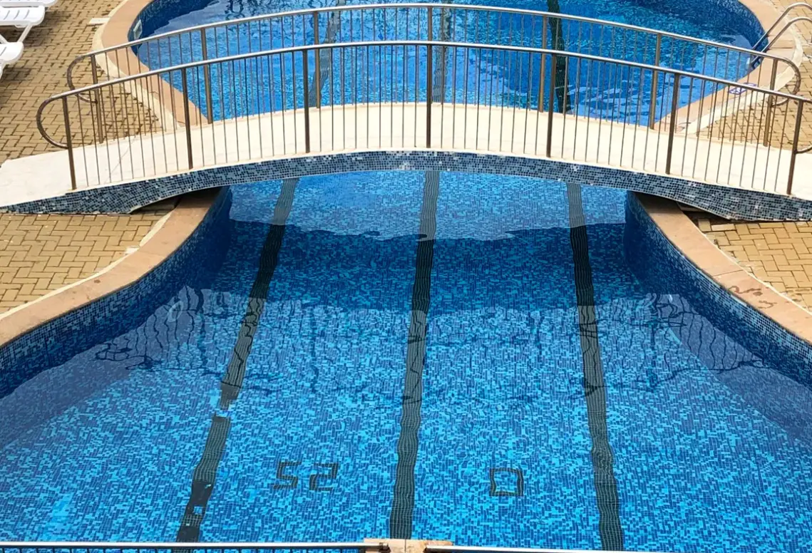 Basen w hotelu Aurora (St. Konstantin i Elena)