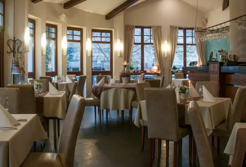 Restauracja i jedzenie w hotelu Baltica Residence