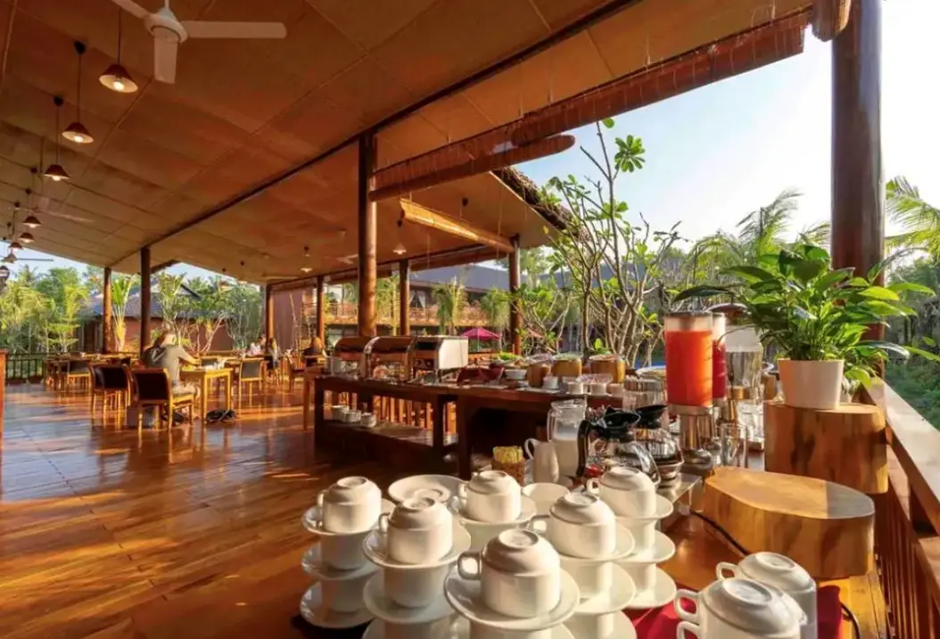 Restauracja i jedzenie w hotelu Bambusa Phu Quoc Resort