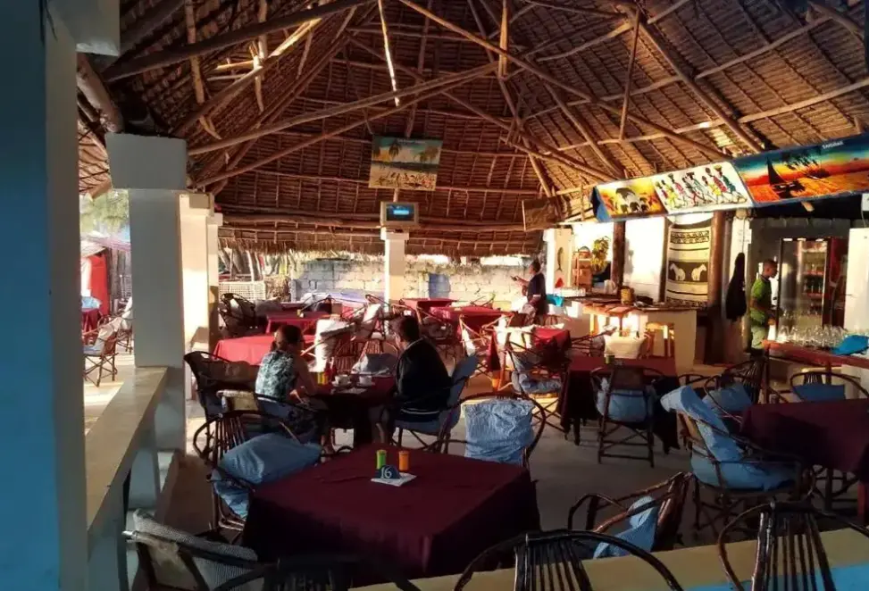 Restauracja i jedzenie w hotelu Baraka Beach Bungalows