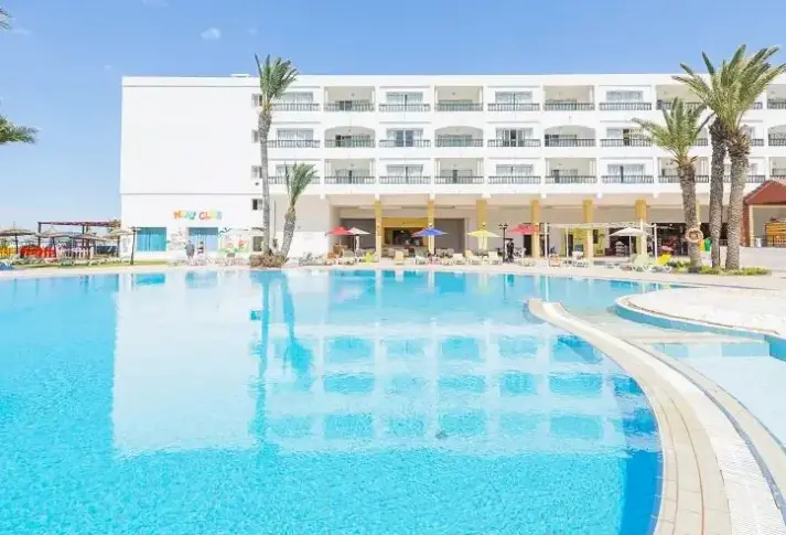 Basen w hotelu Bella Vista Family Resort (ex.Dessole)