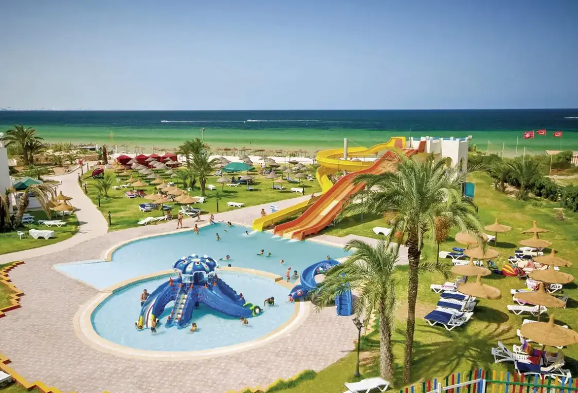 Basen w hotelu Bella Vista Family Resort (ex.Dessole)