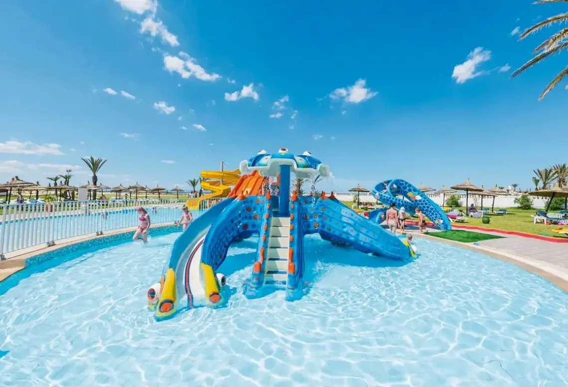 Basen w hotelu Bella Vista Family Resort (ex.Dessole)