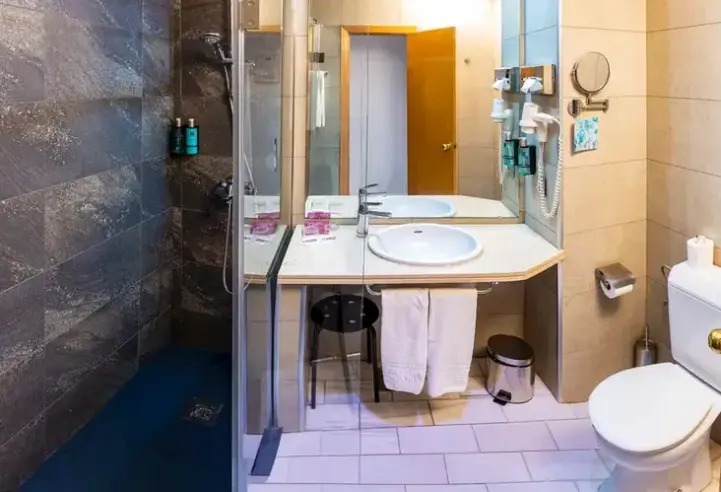 Łazienka w pokoju hotelu Bellavista (Sewilla)