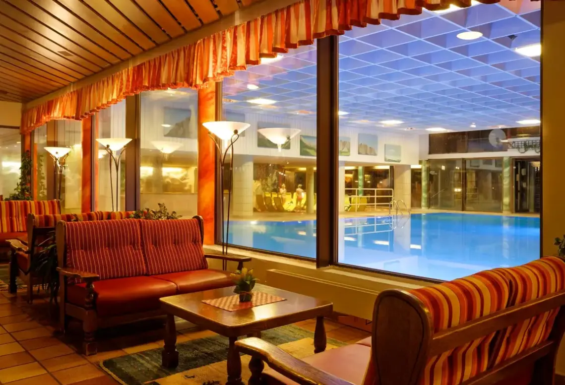 Basen w hotelu Bellevue am Walchsee