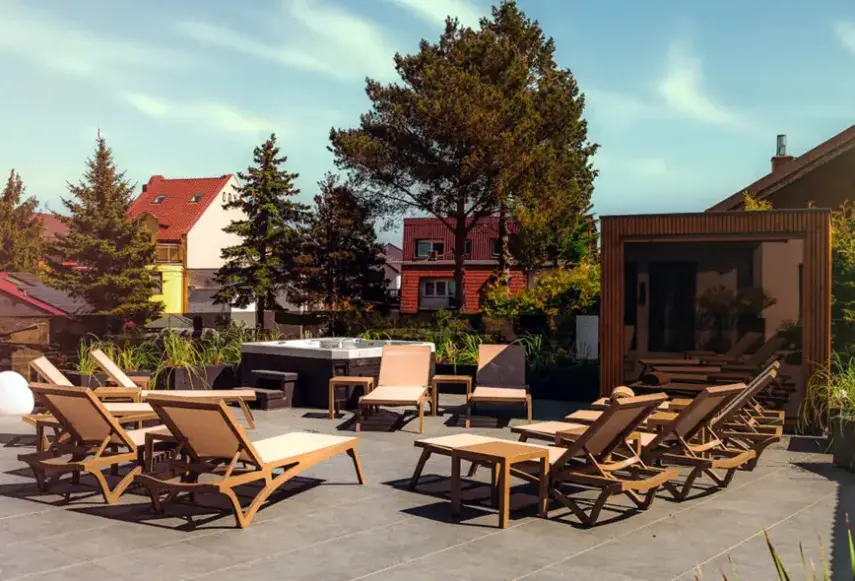 Basen w hotelu Boulevard Boutique Suites