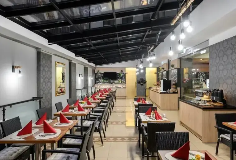 Restauracja i jedzenie w hotelu Bristol