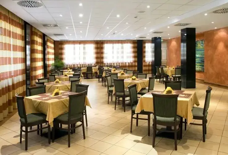 Restauracja i jedzenie w hotelu Caesar Prague