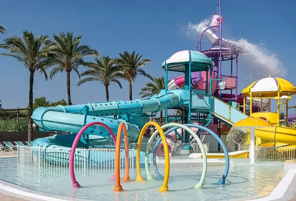 Basen w hotelu Caldera Beach