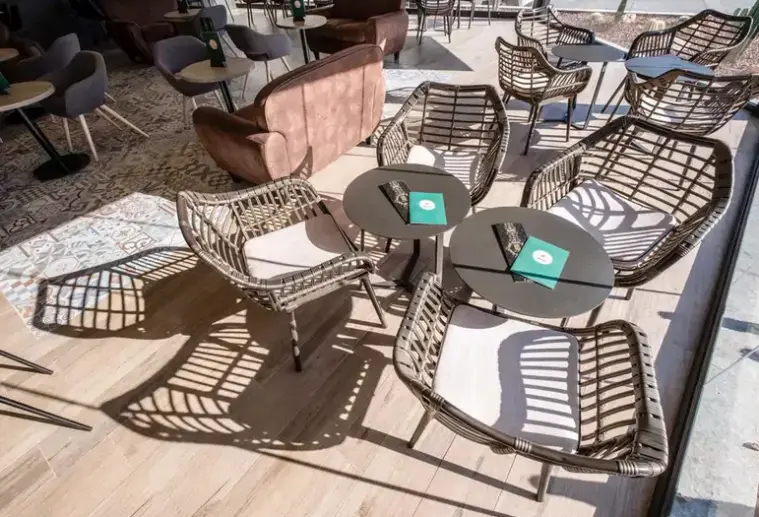 Restauracja i jedzenie w hotelu California Iii/Iv