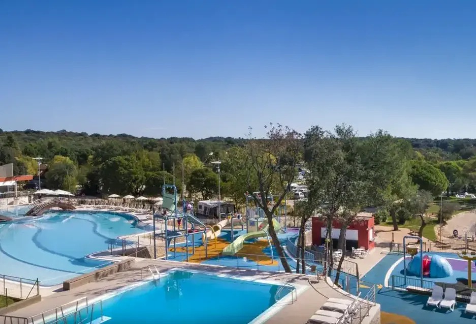 Basen w hotelu Camp Vestar
