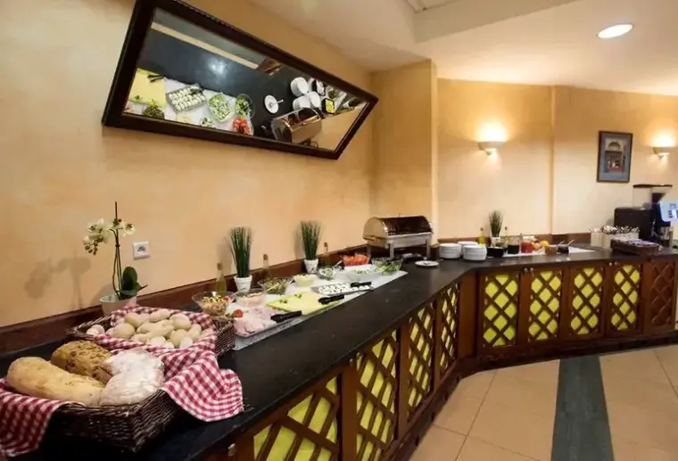 Restauracja i jedzenie w hotelu Campanile (Poznań)