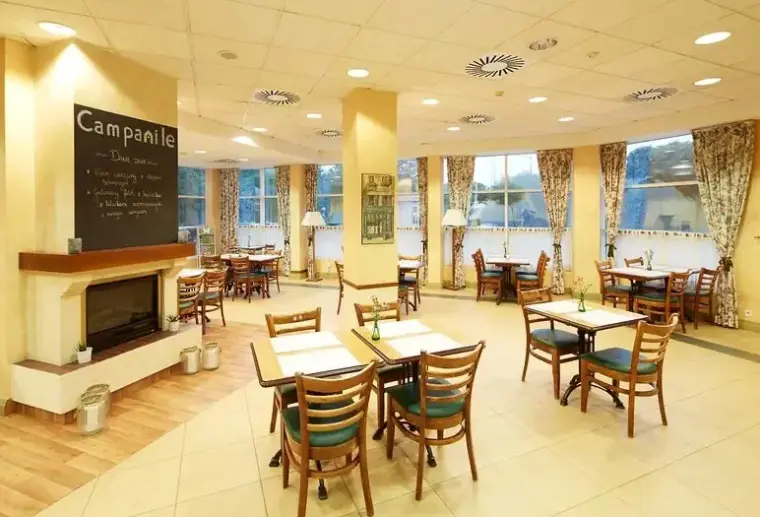 Restauracja i jedzenie w hotelu Campanile (Poznań)
